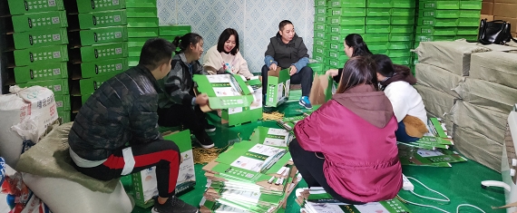 贵州麻江县社：“扶贫大礼包”助力“黔货出山”